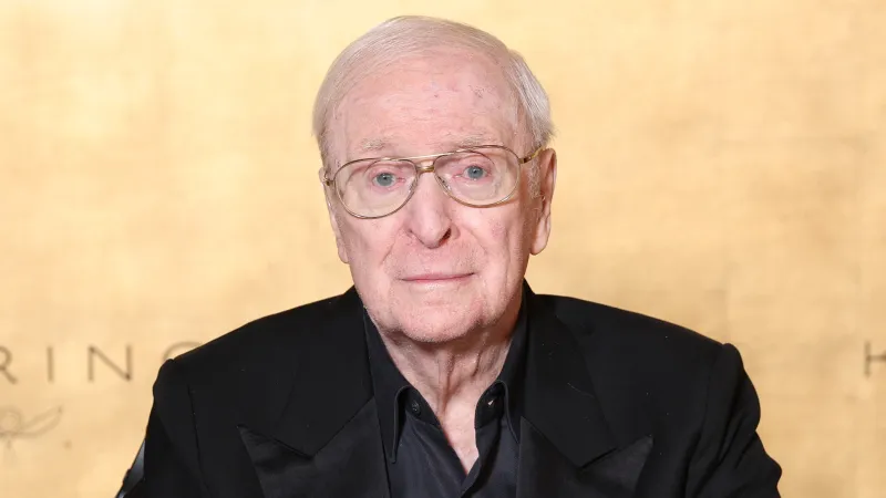 Michael Caine narra La Odisea con su voz… pero es un clon digital y no la de Nolan