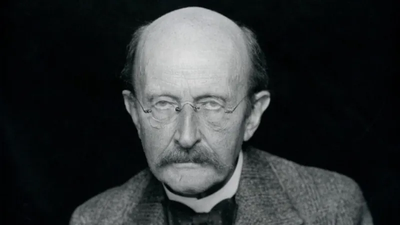 Max Planck, retirado del mapa: una revista borra dos artículos suyos de los años 40 sin explicación clara