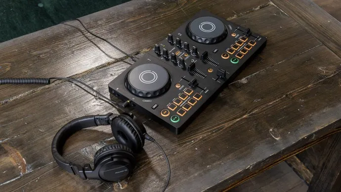 ¿Cansado de las playlists de tus colegas? Este chisme te convierte en DJ sin salir de casa