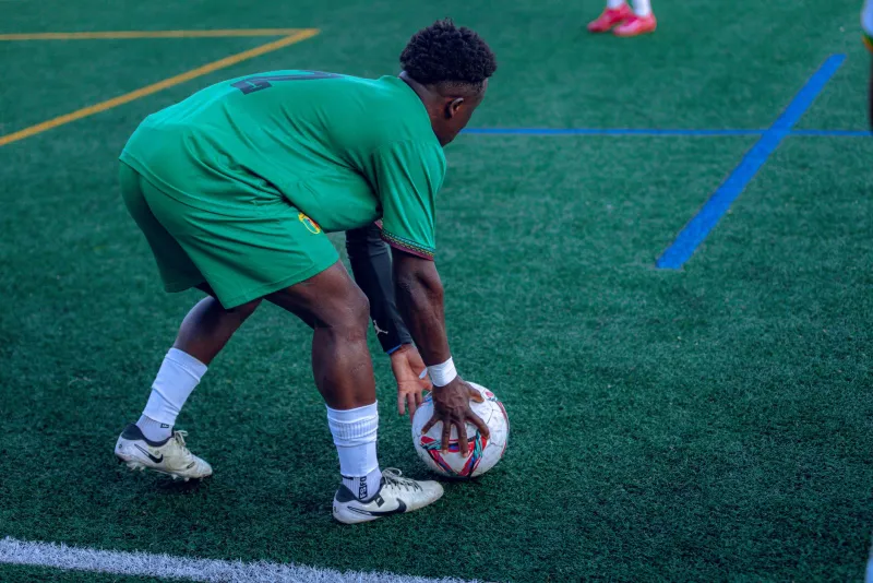 La física detrás de los efectos imposibles en el fútbol: así se curva el balón en el Mundial 2026