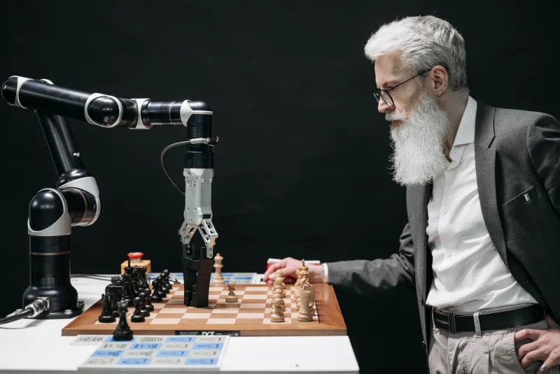 La inteligencia artificial que se reinventa a sí misma para buscar leyes (y no, no necesitas entrenarla)
