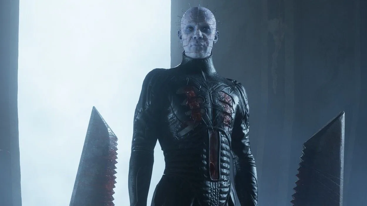 El nuevo Hellraiser Revival ya me gana a la peli: menos charla, más vísceras y un ambientazo guarro