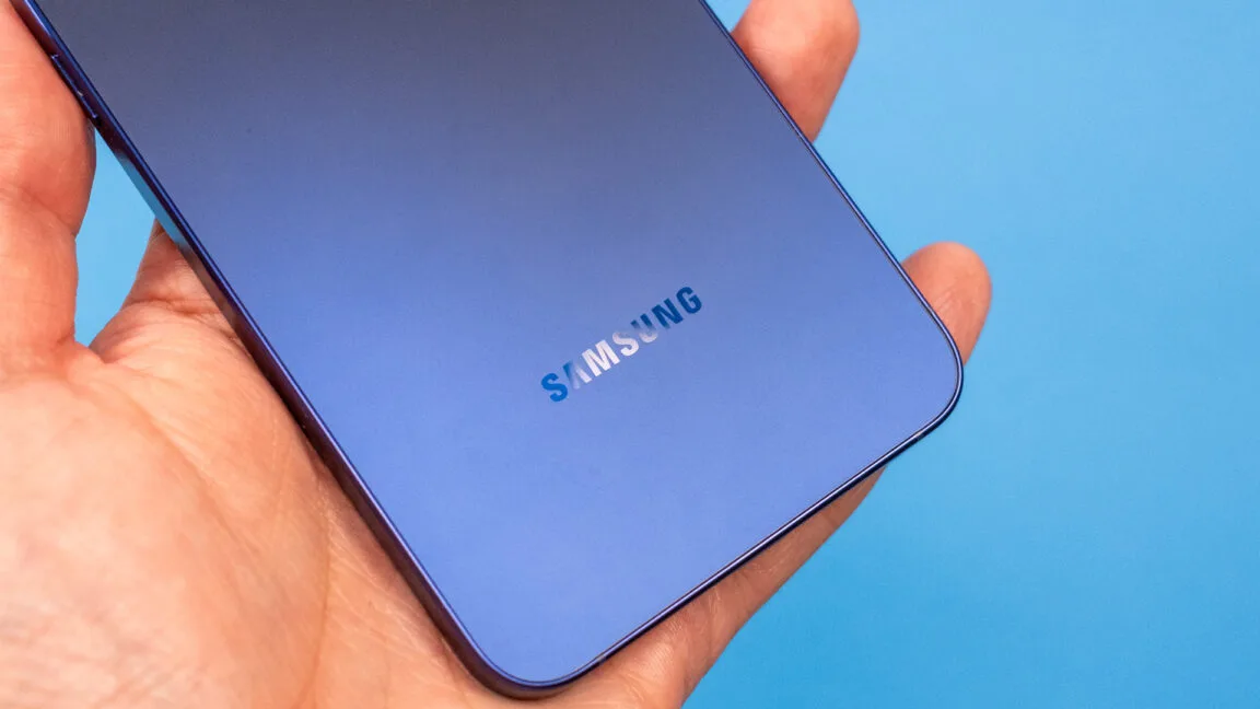 Apple y Samsung se benefician mientras la escasez de memoria empuja los envíos de smartphones a mínimos históricos
