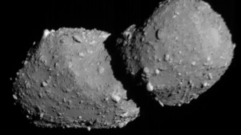 Dos rocas espaciales, dos misiones y un finde de locos en el espacio